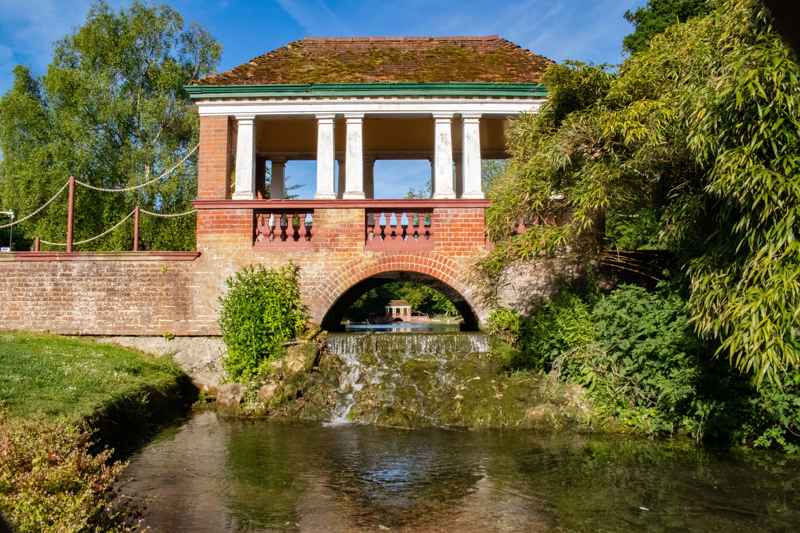 The bridge in Russell Gardens