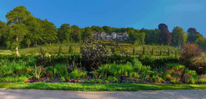 Grand Border and Orchard Russell Gardens