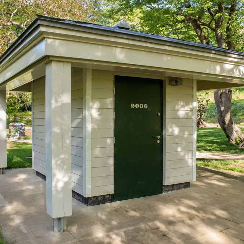 Russell Gardens disable/baby change toilet